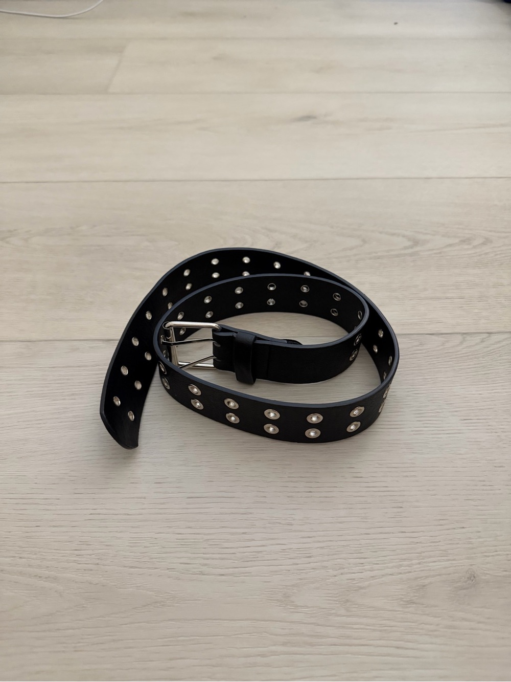Brandy Melville black/silver belt
